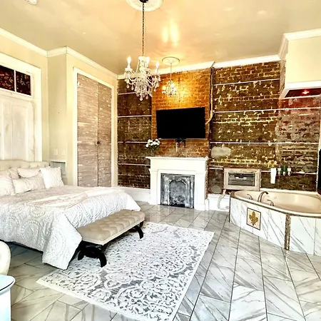 Fleur De Lis Mansion-3