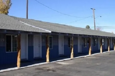 Hacienda Motel-3