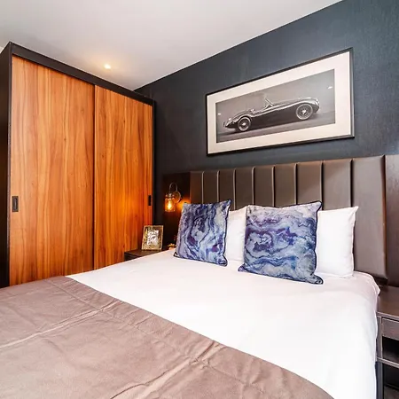 Epic Duke Street Townhouse, City Centre Apartments-3