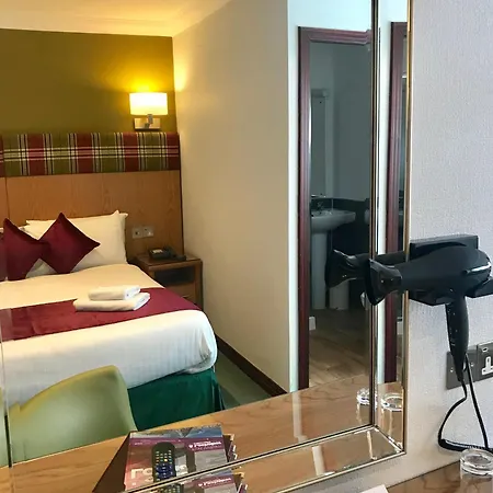 Clan Macduff Hotel-3