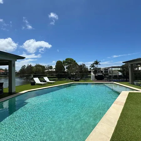Lakeside Retreat-2