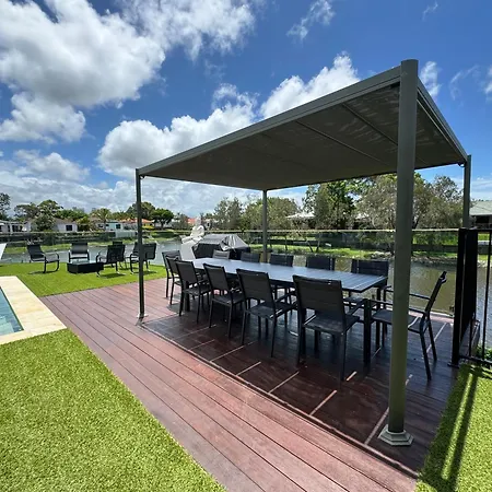 Lakeside Retreat-3