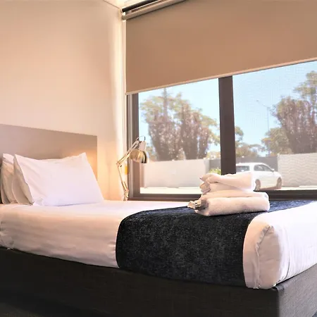 Eastend Studio Apartments-2