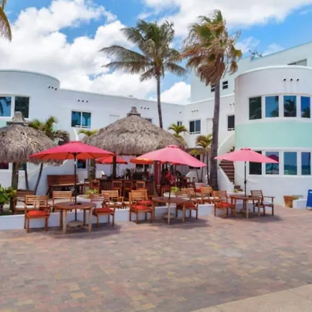Walkabout 5 Retro Hotel On The Beach With Live Music And A Bar-2