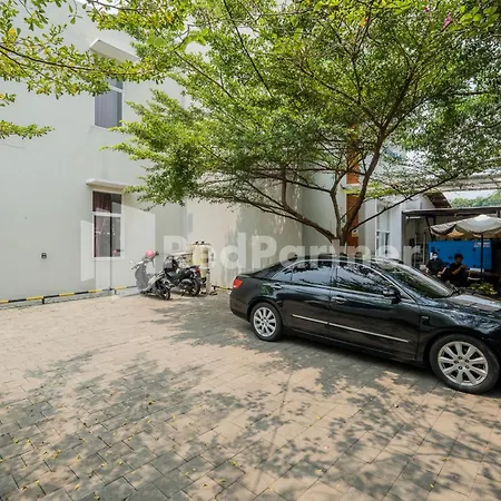 Palm Eight Mitra Reddoorz-2