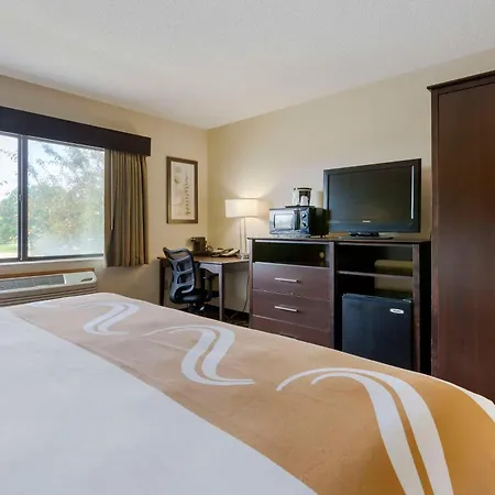 Quality Inn Oshkosh Aviation Park-3