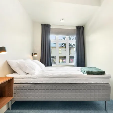 Central Guest House - Bedroom With Private Bathroom-3
