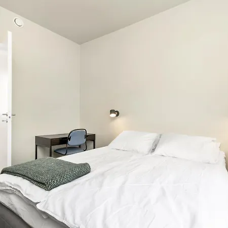 Central Guest House - Bedroom With Private Bathroom-2