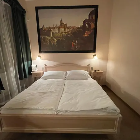 U Cervene Zidle - Red Chair Hotel-3