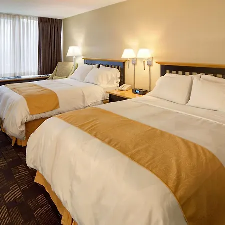 Radisson Hotel Milwaukee West-2