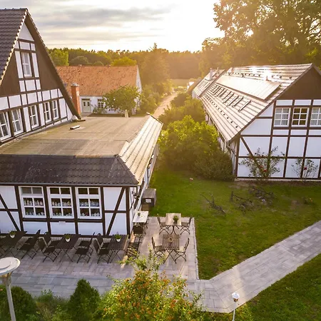 Landhotel Rosenhof Am Plauer See Garni Mit E-Lade Saeule-3