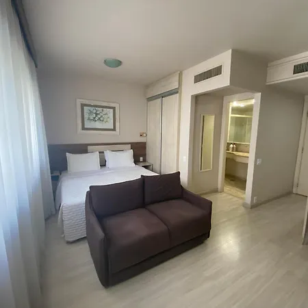 Flat Le Premier-3