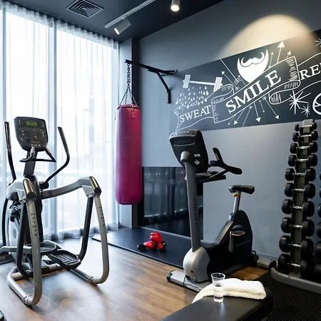 Moxy Aberdeen Airport-3