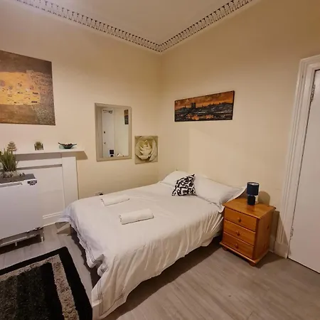 Cathcart Place Rooms-3