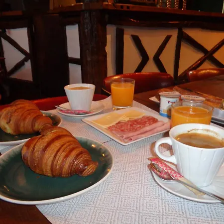 Hotel Les Degres De Notre Dame-2