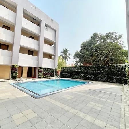 Hotel Rockbay: Beachfront Oasis with Pool and Temple Proximity-3