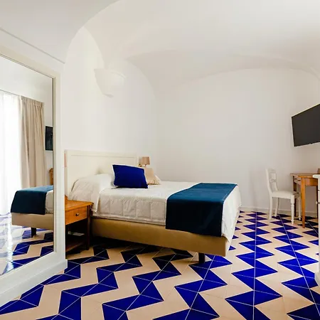 Hotel Da Raffaele-3