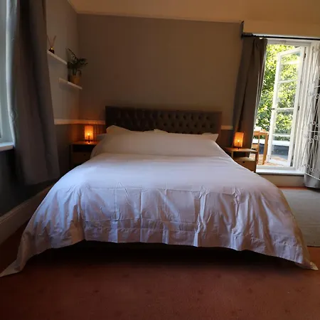 Mossley Hill Retreat-2