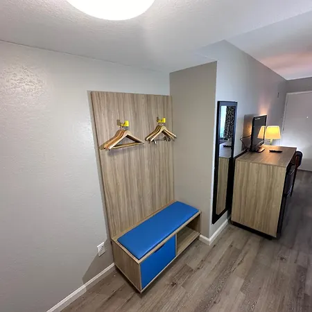 Days Inn By Wyndham San Marcos-3