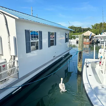 Aqua Lodges At Hurricane Hole Marina-2