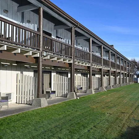 Edgewater Inn And Suites, An Ascend Collection Hotel-2