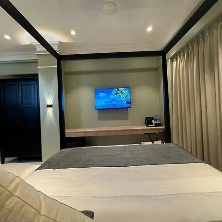 Hotel Mumbai House, Valnai Malad-3