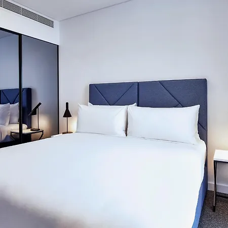 Meriton Suites Liverpool-3