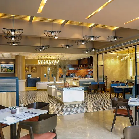 The Everest Hotel-3