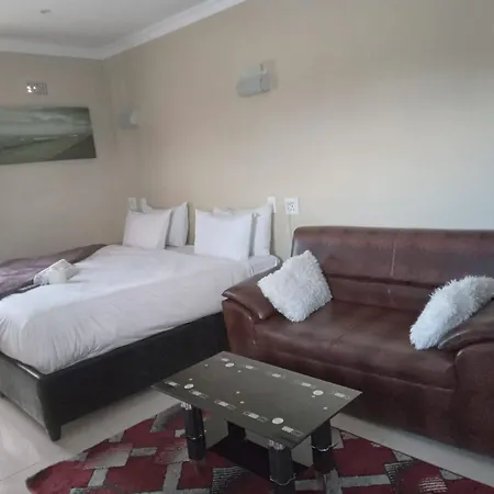 Victoria Guest Lodge-3