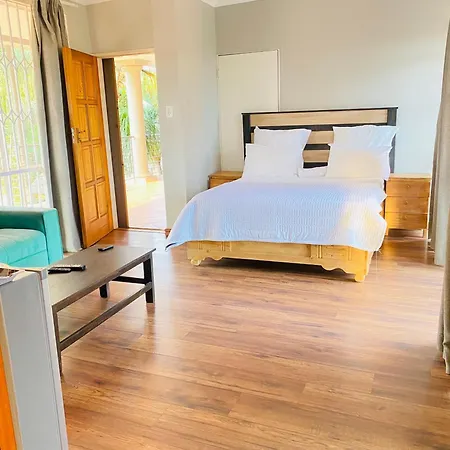 C And C Guest House/ Bed And Breakfast-3