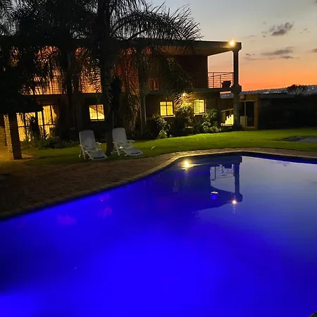C And C Guest House/ Bed And Breakfast-2