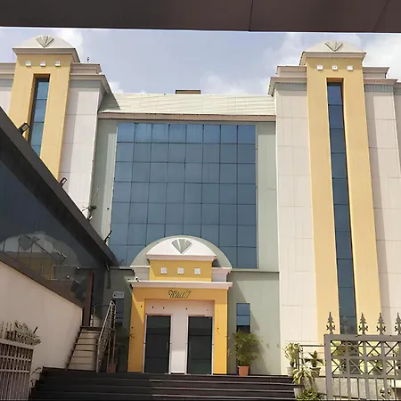 Club 7 Resort And Banquets-3