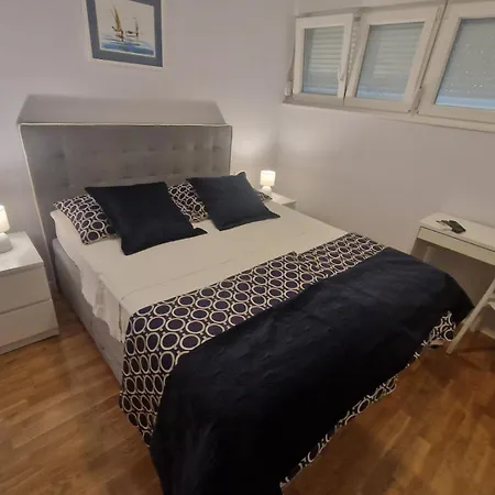 La-La Rooms-2