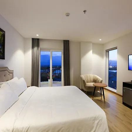 Rhm Luxury Hotel And Suite-2
