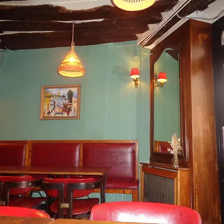 Hotel Les Degres De Notre Dame-3