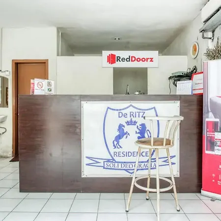 Reddoorz Plus Near Galaxy Mall-3