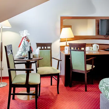 Grand Royal Hotel-3