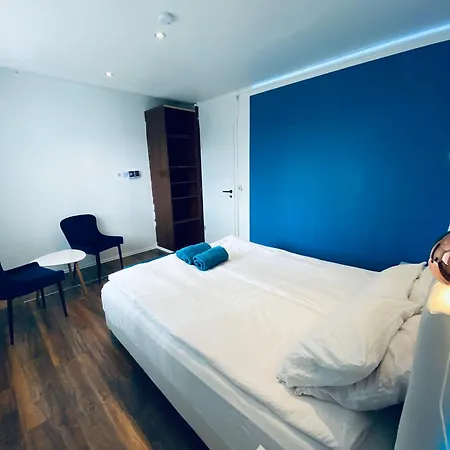 Easy Stay-2