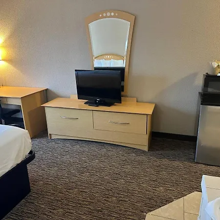 Baymont By Wyndham Lawrenceburg-2