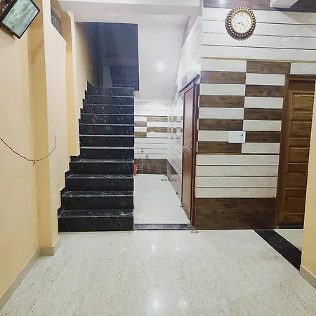 Shree Radhe Inn Near Ram Janam Bhumi-2