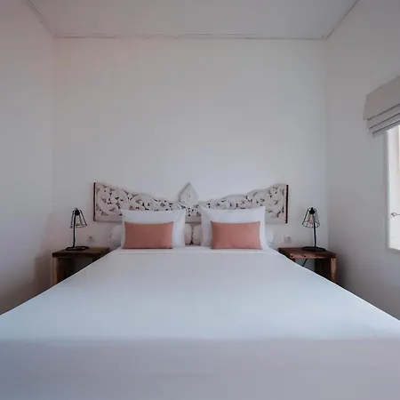 The Room Padang-Padang-3