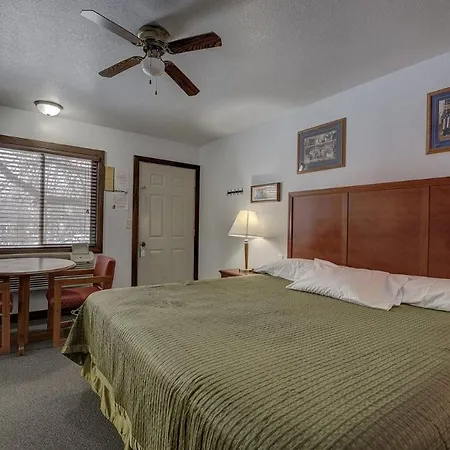 Okoboji Lodge-2