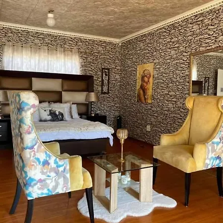 P&L Exclusive Beauty Parlour-3