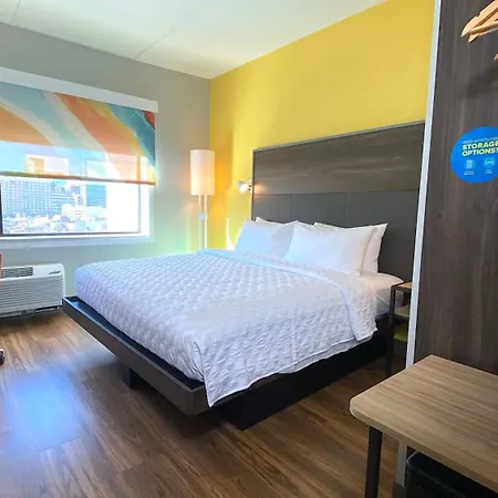 Tru By Hilton Baltimore Harbor East-2