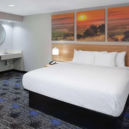 Days Inn By Wyndham Wooster-3