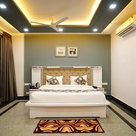 Posh Garden Inn Artemis Hospital Road Gurgaon-2