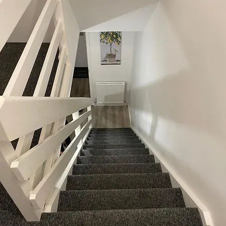 Lovely Triple And Quadruple Rooms In Euston & Square In Central London-2