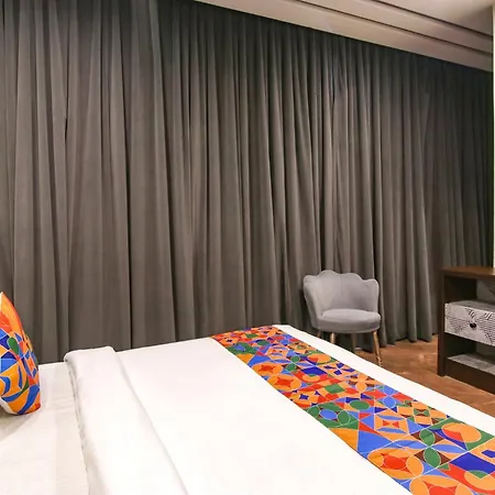 Fabhotel Prime K9 Crown-2