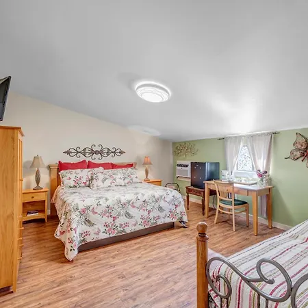 Full Moon Inn-2
