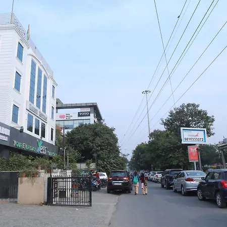 Karon Hotels - Lajpat Nagar-2